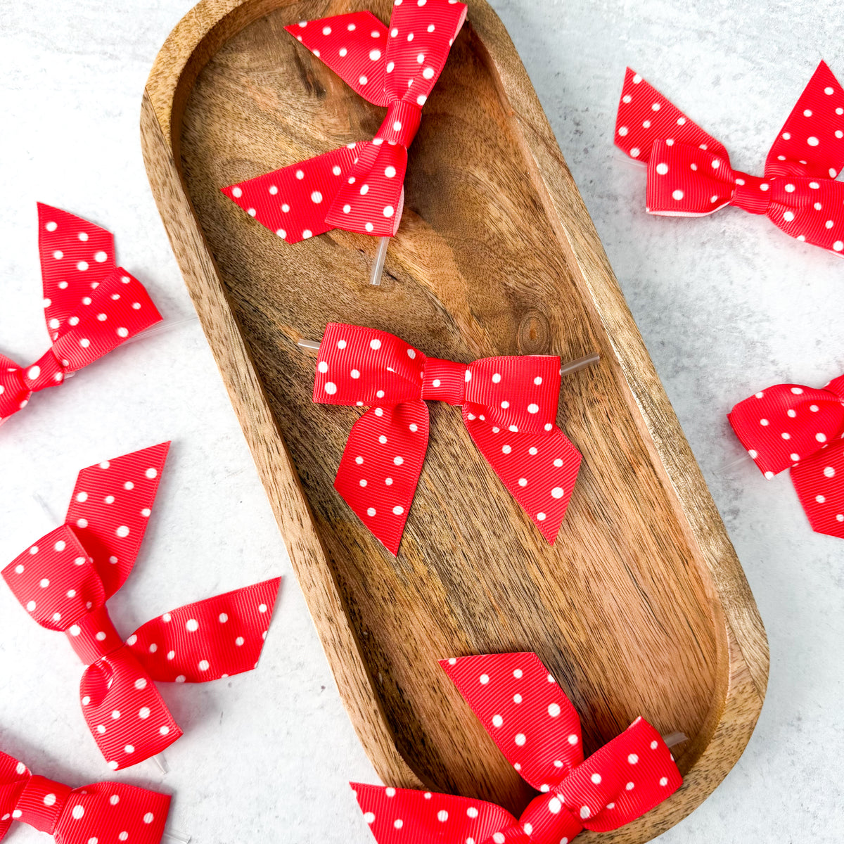 red dots pre-tied 4" grosgrain bows with clear twist ties - set of 25