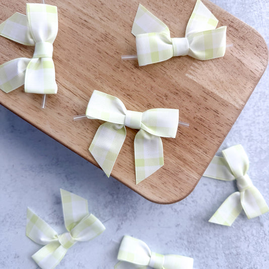 green plaid pre-tied 4" grosgrain bows with clear twist ties - set of 25