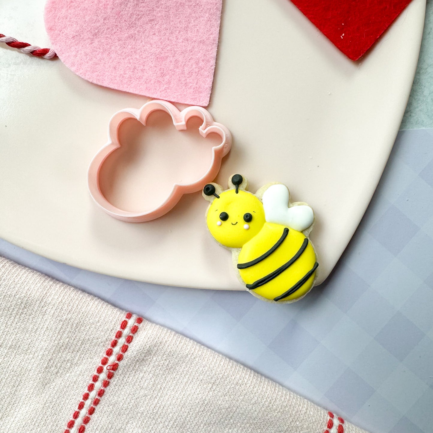 mini bee cookie cutter