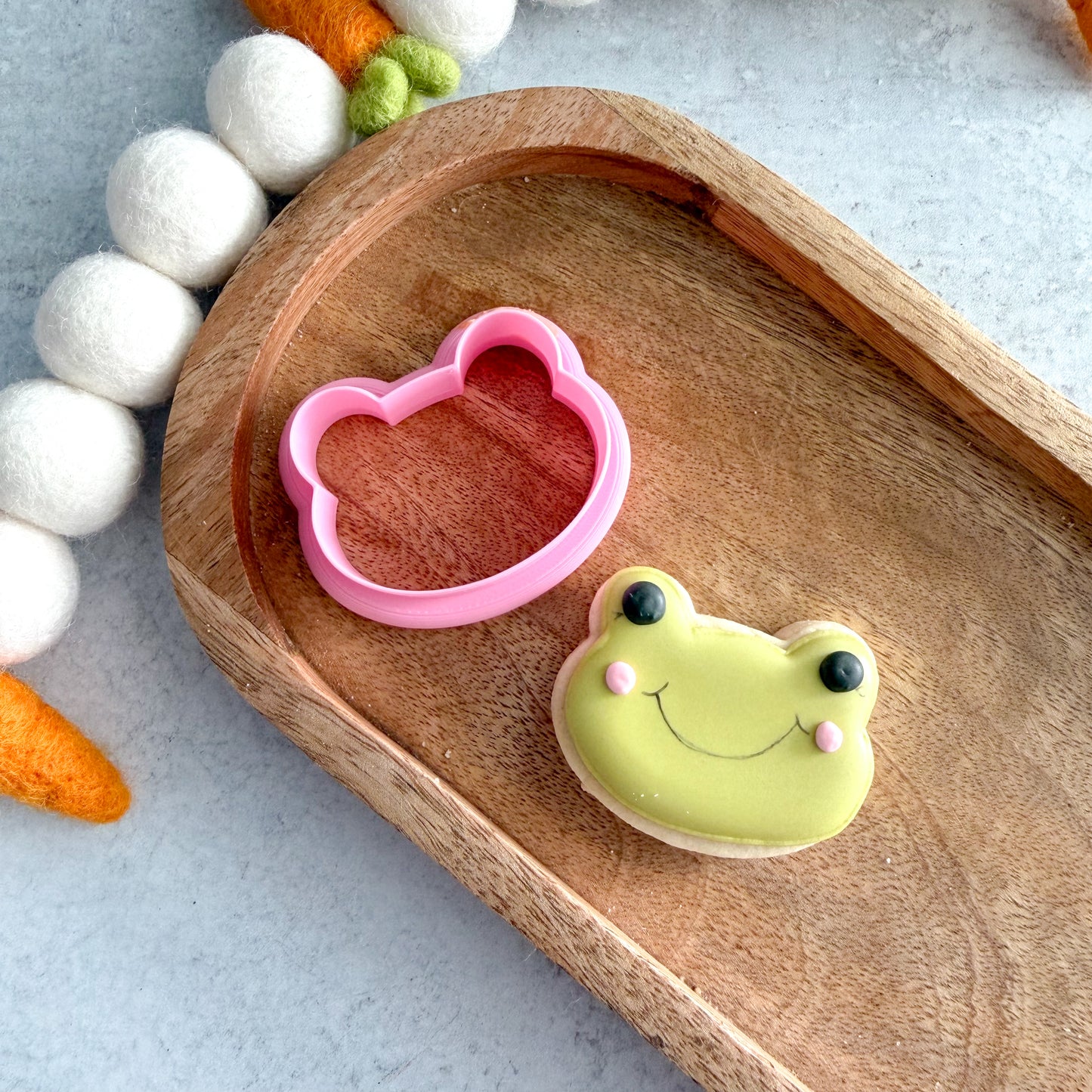 mini frog face cookie cutter