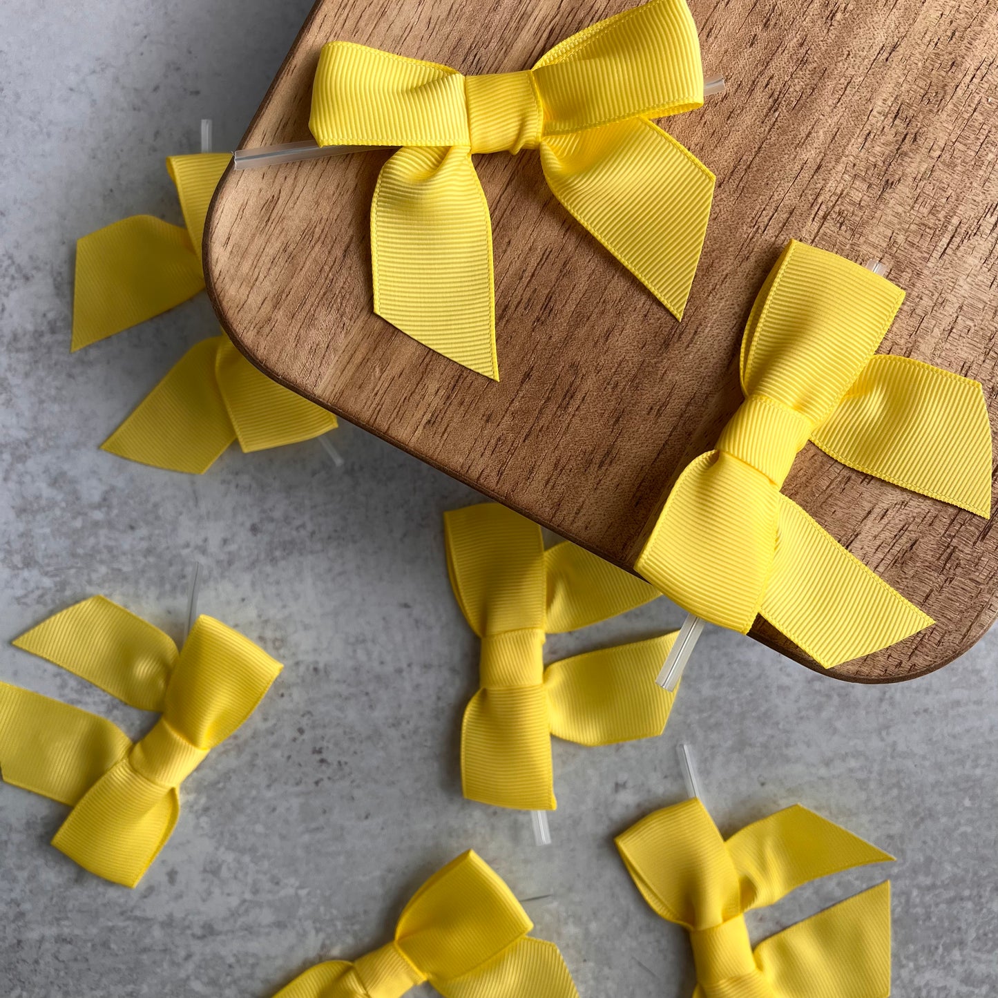 lemon pre-tied 4" grosgrain bows with clear twist ties - set of 25